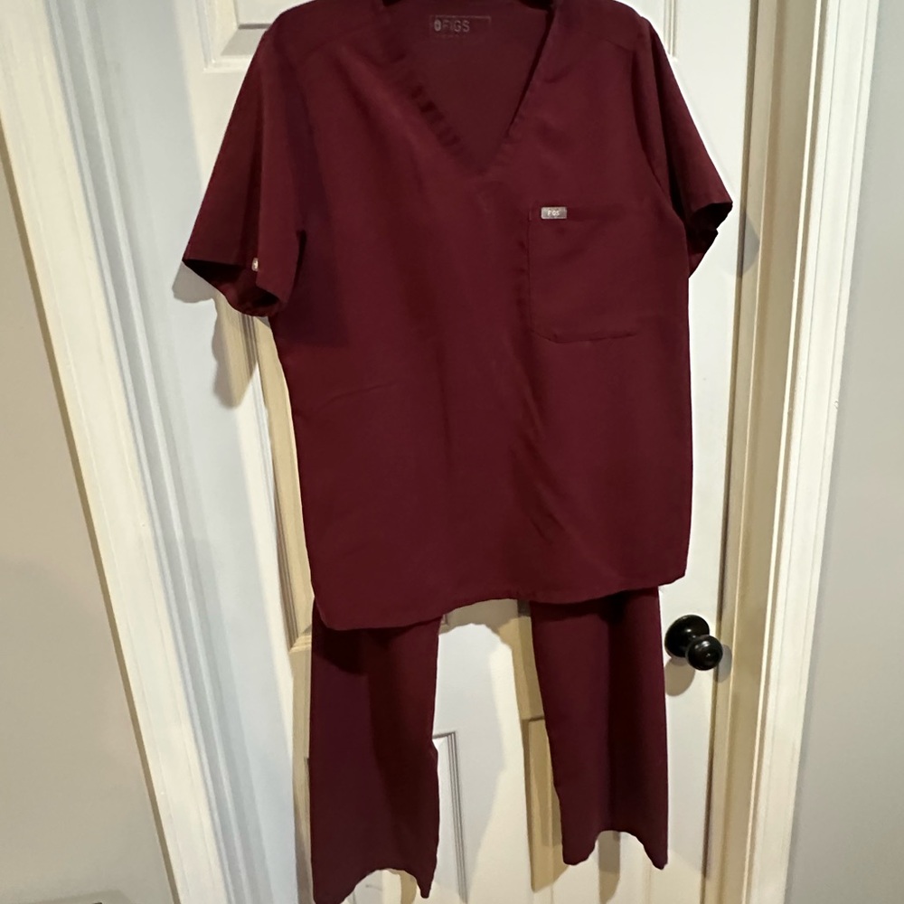 Figs Deep Red Scrub Set